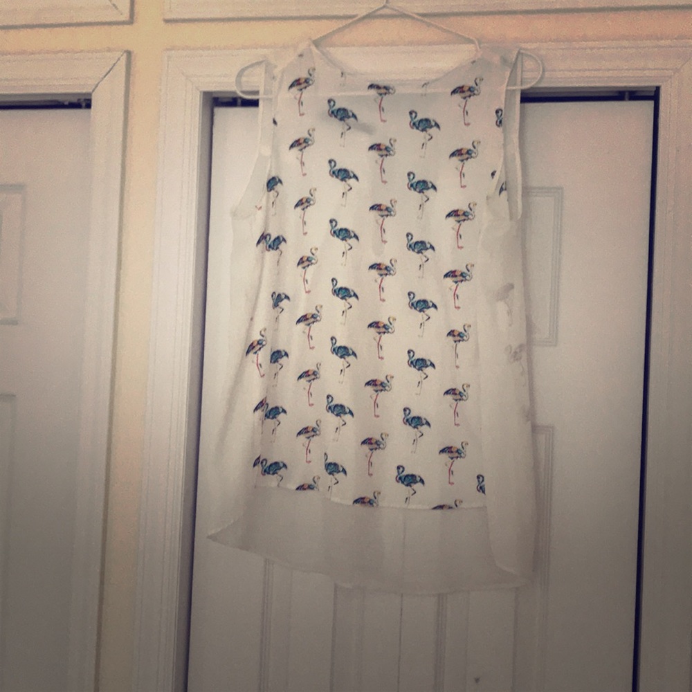 Light white smart top w/artsy multicolor flamingos